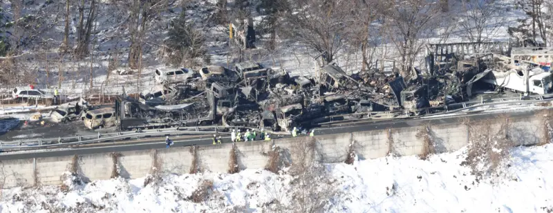    ▲車禍現場讓人怵目驚心。（圖／美聯社／達志影像）  