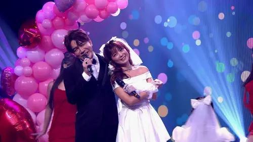 許志豪婚禮現場照曝光！《紅人榜》翁鈺鈞辣秀香肩　超甜互動被拍
