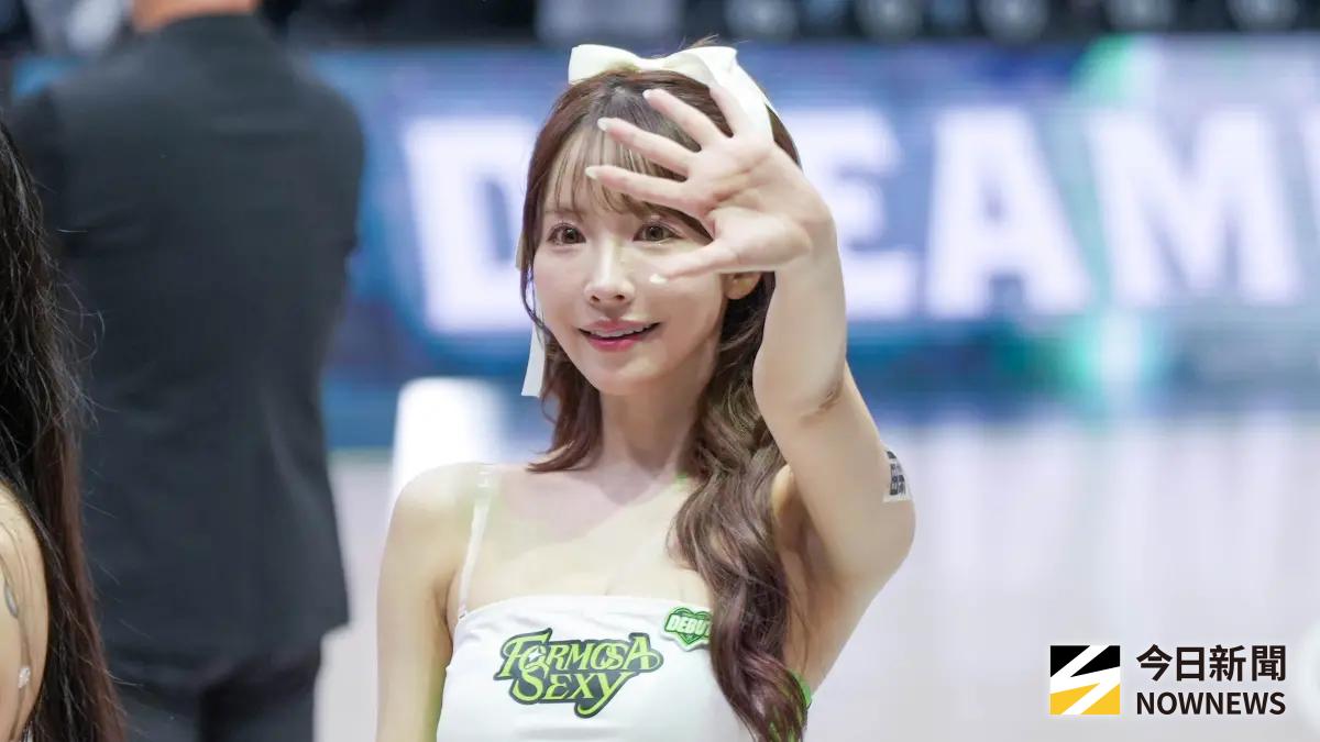 ▲在女神應援的加持下，夢想家不僅吸引滿場3000名粉絲朝聖，終場以108：98守住主場勝利。其中，曾被三上悠亞點名「印象深刻」馬建豪此役替補上陣也不負所望砍下15分，率領夢想家收下勝利。（圖／記者張一笙攝）