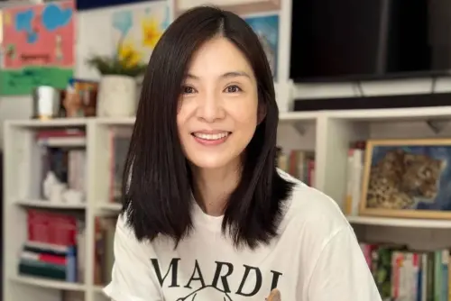 楊采妮進軍小紅書！51歲玉女掌門人素顏超驚人　罕曬雙胞胎兒近況
