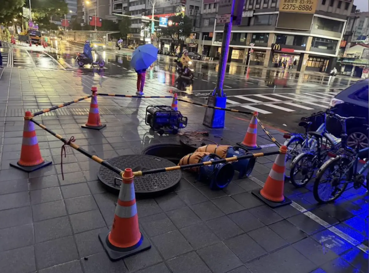 ▲台北市2工程人員在地下道進行作業時，疑一氧化碳中毒。（圖／翻攝畫面）