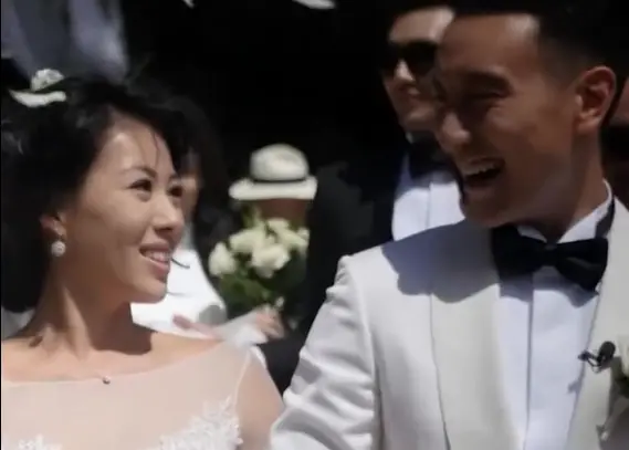 ▲王陽明（右）今（27）日在社群PO文慶結婚10周年，文中他認了與妻子蔡詩芸（左）愛情不完美，但一起堅持克服一切，還甜蜜告白：「我生命中摯愛」。（圖／王陽明IG@sunnyboyyy）