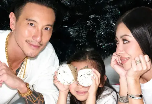 ▲王陽明（左）在結婚10周年這天，PO影片告白老婆蔡詩芸（右）。（圖／王陽明IG@sunnyboyyy）