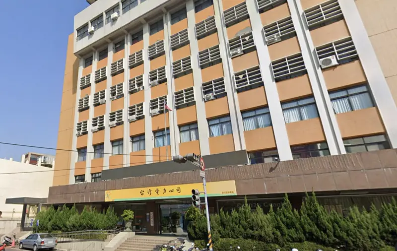 139縣道大彰路一片漆黑！沿途只剩用路人車燈　台電獲報緊急搶修