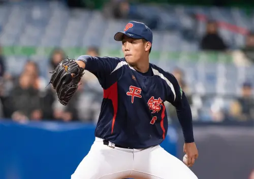 ▲平鎮高中投手劉任右在「中信盃台日高中棒球對抗賽」面對北海道聯隊先發5局無失分，僅被敲出1安。（圖／中華棒協提供）