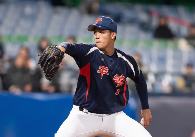 平鎮「怪物左投」劉任右完美壓制北海道！點出日本打者一難纏特性