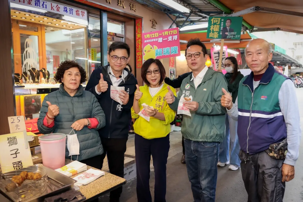 ▲立法委員賴瑞隆今天持續以最貼近市民的方式深入基層，一早前往三民市場掃街拜票，下午前進北高雄車隊掃街與攤商、鄉親面對面互動交流。(圖／立委賴瑞隆辦公室提供)