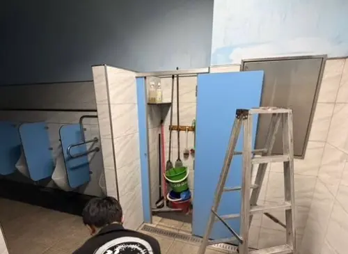 ▲ 7.0強震後，新北五股一所國小疑管線漏水，62歲林姓工友深夜入校檢修，疑爬梯關水時失足墜落，頭部重創送醫不治。（圖／翻攝畫面）