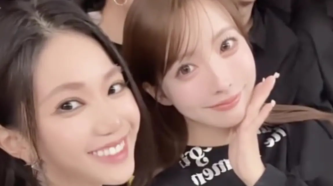 ▲日本女星三上悠亞（右）昨（27）日首度登上球場應援，YouTuber家寧（左）去年早就與三上悠亞同框，2人美貌程度不相上下，吸引超過58萬人朝聖！（圖／翻攝自家寧Threads）