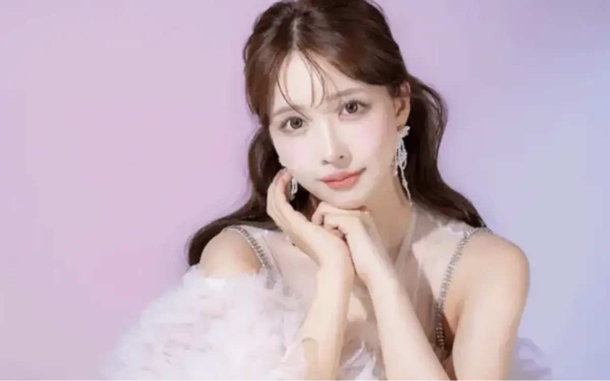 ▲三上悠亞（如圖）曾發行迷因幣「$MIKAMI」，商品從2025年4月30日開始預售，預售時吸睛達1.1億元台幣，隨後暴跌87%，讓許多投資人虧損，她當時也出面澄清，只是擔任代言，沒有參與營運。（圖／翻數自MIKAMI COIN 網頁）