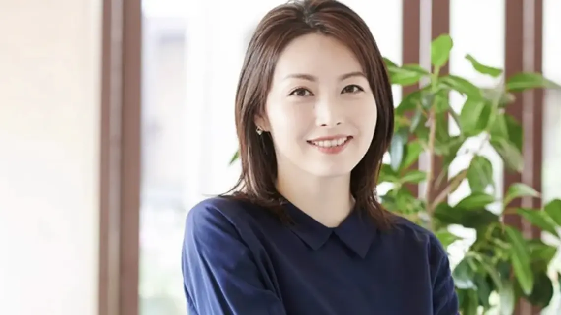 ▲日本男神堂本光一近期傳出婚訊，對象疑似就是愛情長跑10年的佐藤惠（如圖），據悉女方不僅顏值在線，還曾出演過國民劇《金八先生》。（圖／佐藤惠 IG @meguuuuusuke）