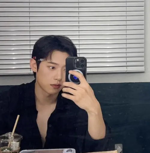 ▲許多民眾在金聖喆（如圖）宣傳貼文下方留言批評，認為行為不當令人失望。（圖／翻攝自IG@sungcheol2）