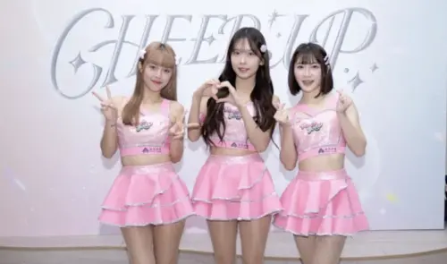 ▲談起首次在台遇到地震的經歷。（左起，禹菡、金佳垠、詩函。）（圖／CHEER UP提供）