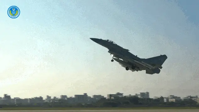 一回台共軍又圍台軍演！綠轟蔣萬安　她反嗆：怎不說回應總統專訪