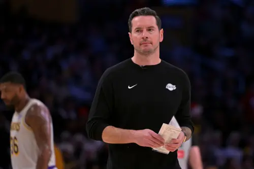 湖人進行後場輪換洗牌！瑞迪克緊急開會　21歲小將史密斯將被重用
