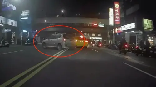 ▲三重酒駕男拒檢「沿路違規狂逃」超扯畫面曝光了！罰單慘飆破29萬。（圖／翻攝畫面）