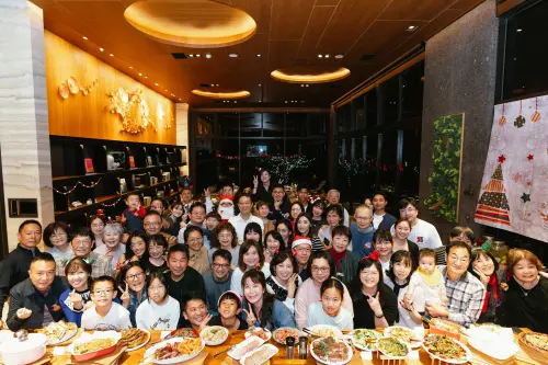 寒冬房市降溫 台中建商紛辦耶誕派對凝聚情感
