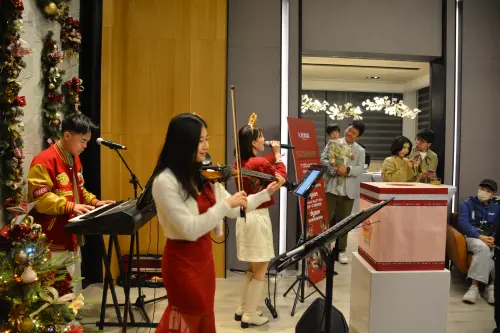 ▲久樘開發為預售建案首辦迎新聖誕餐會，準住戶開心參加。（圖／業者提供）