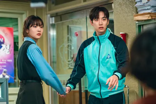 ▲《現金英雄》李俊昊、金慧峻。（圖／Netflix）