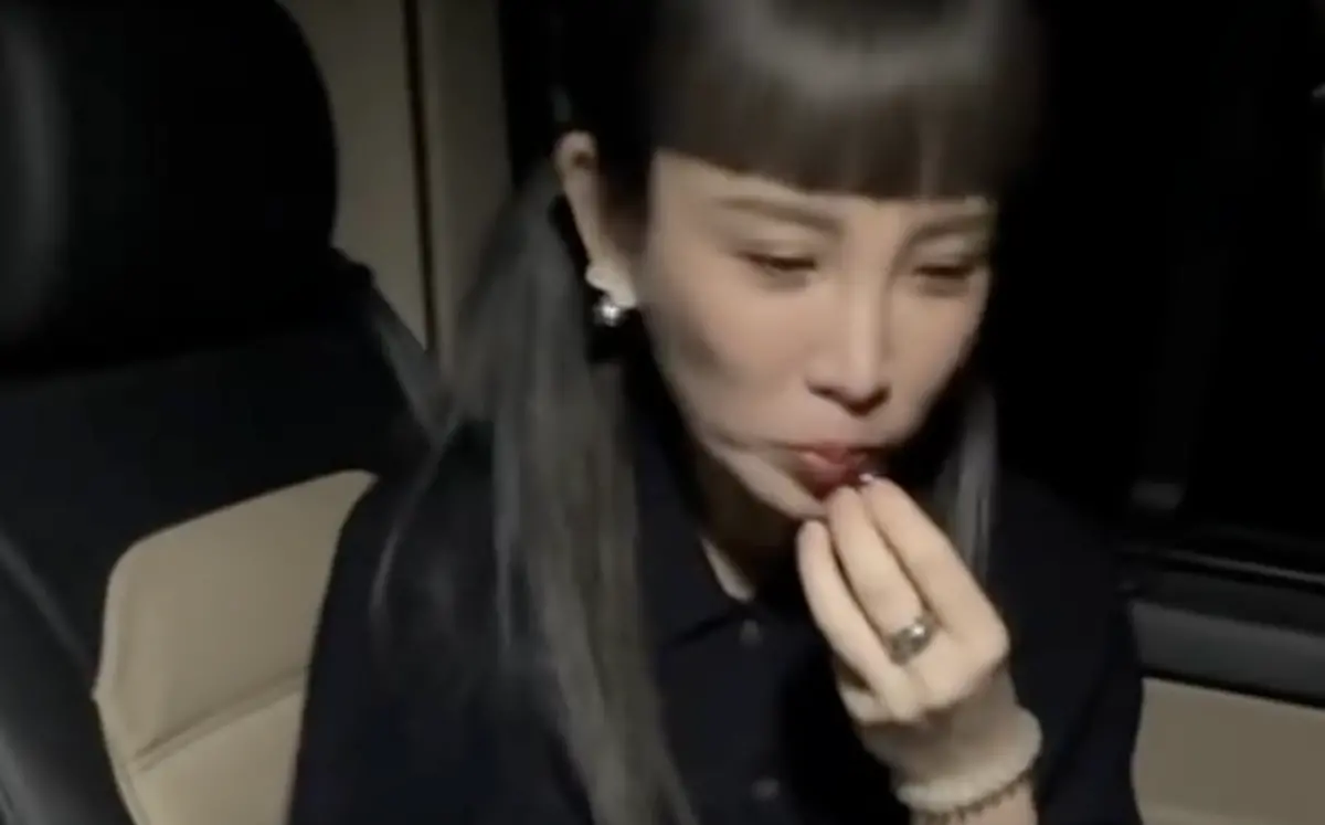 ▲跨年「吃12顆葡萄」的轉運儀式近幾年突然爆紅，不少網友分享親身實測，很多人成功脫單、轉運成功，當中還包含歌手魏如萱（娃娃），讓一票人今年躍躍欲試。（圖／翻攝自Threads@waawei）