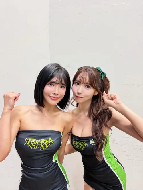 ▲▼三上悠亞（上下圖右）、壯壯合照，畫面相當「洗眼球」。（圖／壯壯IG@ula_shen_IG）