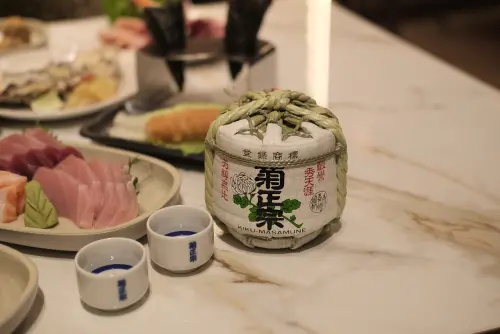 ▲桃園店引進日本神戶360年老字號的「菊正宗清酒」。（圖／記者葉盛耀攝）