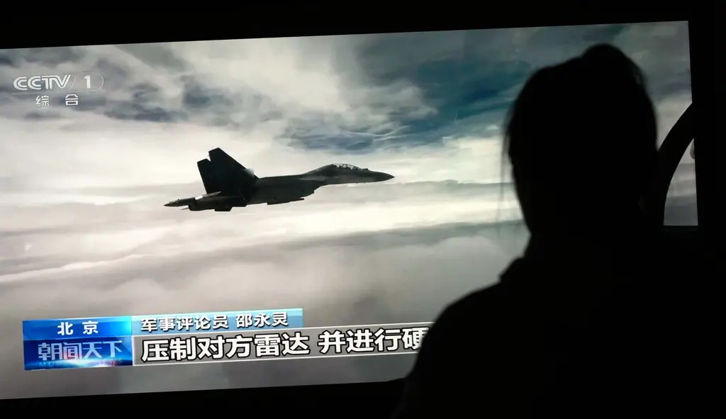 ▲中共解放軍東部戰區宣布，將從29日起展開「正義使命-2025」演習，形同包圍台灣。（圖／美聯社／達志影像）