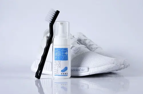 ▲極白潔鞋慕斯，售價380元。（圖／台隆手創館shopping.hands.com.tw）