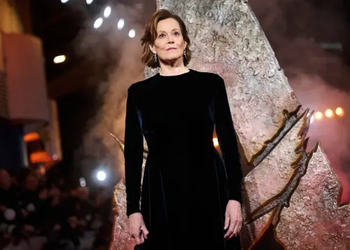 ▲資深科幻女王雪歌妮薇佛演《阿凡達：火與燼》片酬約為500萬美元。（圖／美聯社／達志影像）