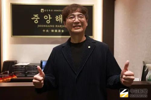 ▲築間首度代理海外品牌，引進韓國45年老字號「Joongang Haejang 中央韓鍋酒舍」。（圖／記者葉政勳攝）