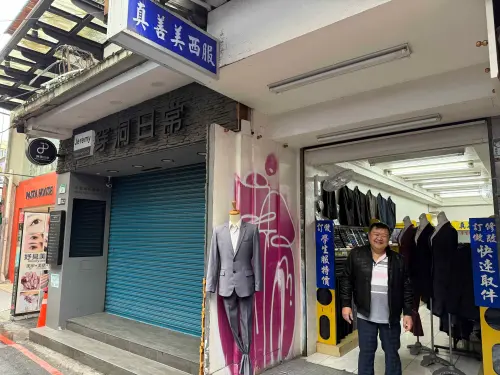 ▲吳老闆看破人生無常，笑嘆曹西平「這樣走是幸福的」。（圖／記者蕭涵云攝）