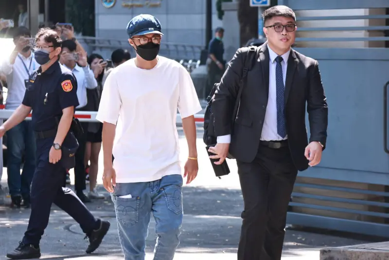 ▲藝人李威為精舍命案出庭。（圖／記者吳翊緁攝，2025.10.14）