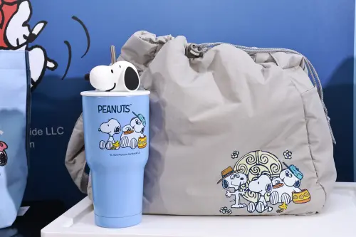 ▲7-11春節福袋，799元福袋有2種組合、共3款選擇。（圖／記者吳翊緁攝）