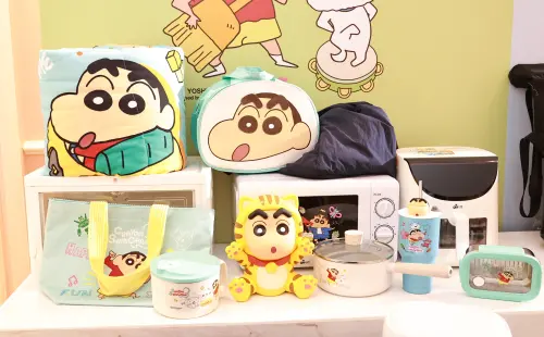 ▲7-11驚喜包1/7同步開賣。（圖／記者鍾怡婷攝）