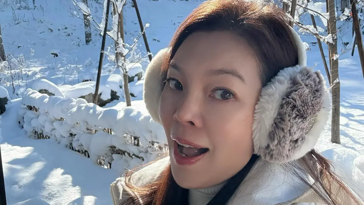 ▲曾馨瑩一套滑雪裝價格10萬起跳，51歲的她大臉自拍找不到一條皺紋。（圖／曾馨瑩IG@hsin_ying_tseng）