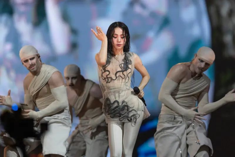 蔡依林舞者難當！巨石「腦公」啟動瞬間　歌迷笑瘋：以為在健身房