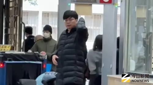 官網換五星旗、國慶前險癱瘓　央廣內鬼工程師3被告開庭全不認罪
