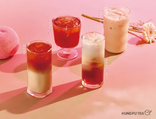 ▲功夫茶全台門市「蜜桃胭脂紅茶買一送一」元旦手搖飲料優惠。（圖／翻攝自功夫茶FB）