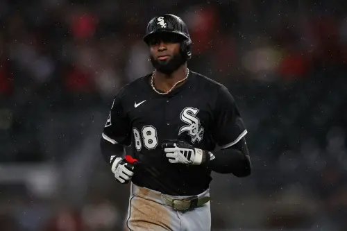 ▲現年28歲的羅伯特先前雖獲白襪隊執行2000萬美元（約新台幣6.5億元）的球隊選擇權留隊，但外界普遍認為他在這個冬天被交易出走的機率極高。（圖／美聯社／達志影像）