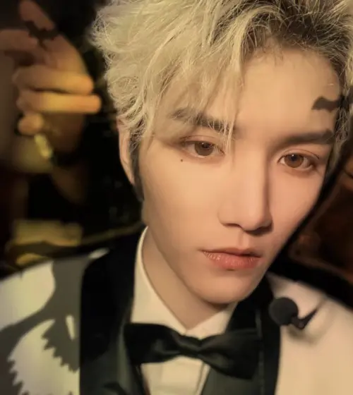 ▲靈超在高鐵站爆走影片曝光後掀起網友熱議。（圖／靈超DIDI微博）