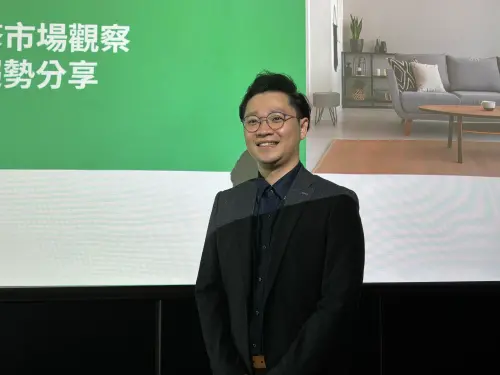 ▲100室內設計用戶運營經理林宜廷指出，受交屋潮與工料雙漲影響，裝修產值已逼近歷史新高。（圖／記者徐銘穗攝）