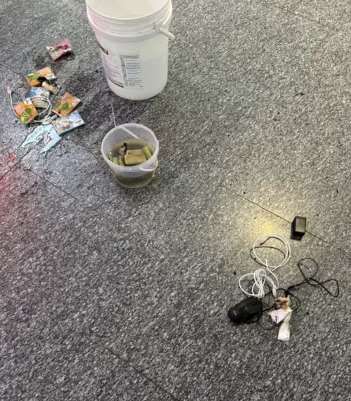 ▲桃園國際機場第一航廈，在30日晚間發生旅客行動電源起 火意外，該名旅客為滅火手部有輕微燒燙傷。（圖／警方提供） 