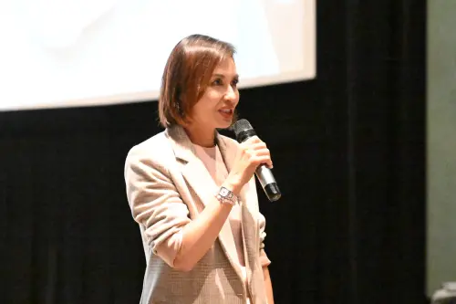 ▲立法委員邱議瑩希望透過影片的觀賞，讓更多國人了解民主的真諦、價值，珍惜民主的重要與可貴。（圖／前鎮小港市議員參選人林浤澤提供）