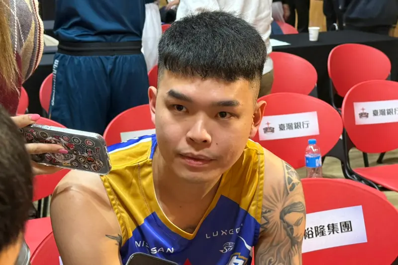 ▲從鎂光燈聚焦的職籃舞台轉往SBL，陳俊男坦言自己「沒有面子問題」，只想找回純粹打球的感覺，並在執行教練李啟億的鼓勵下放開手腳，目標直指助隊達成隊史首次四連霸。（圖／記者陳昱慈攝）