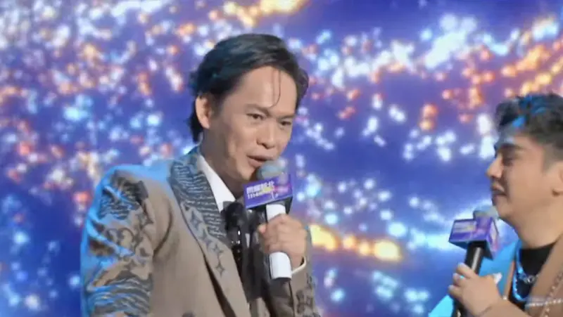 主持跨年到一半！黃鐙輝當場下跪　動力火車救場：大過年的不好看