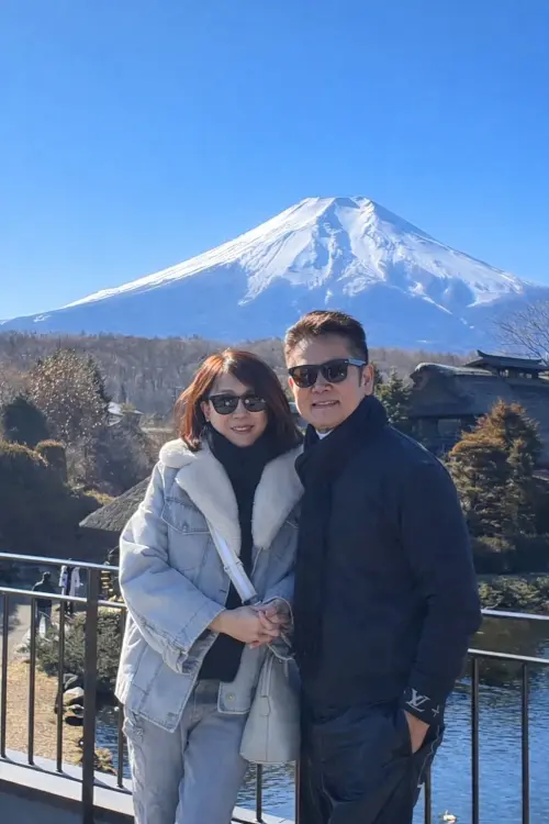 ▲徐乃麟（右）和汪家璉結縭36年，夫妻倆鶼鰈情深。（圖／徐乃麟臉書）