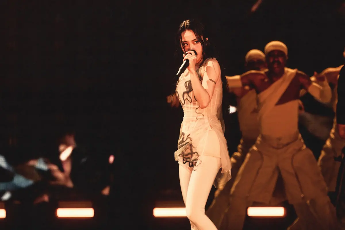 ▲蔡依林（如圖）耗資9億打造《PLEASURE》巡演，將波希名畫《人間樂園》轉化為視覺盛宴，卻被網紅影射演出宛如「邪教儀式」，主辦方嚴正聲明駁斥並揚言提告。這是一場向古典藝術致敬的頂級工藝表演，絕非怪力亂神的宗教召喚，不容惡意曲解。（圖／凌時差音樂提供）