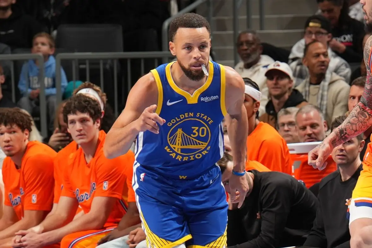 ▲金州勇士隊在2025年的最後一場比賽中，由當家球星柯瑞（Stephen Curry）率領，重返其家鄉北卡羅來納州夏洛特，拿下26分。（圖／美聯社／達志影像）