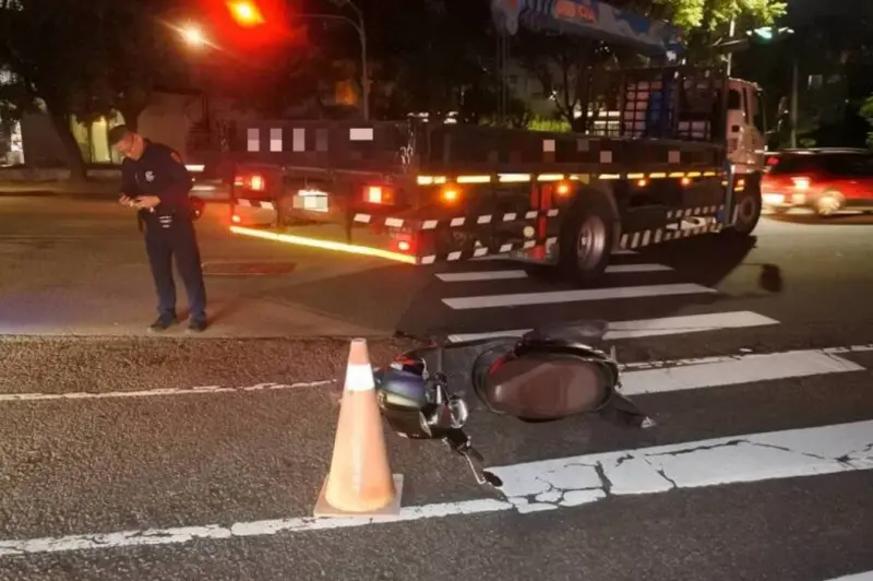 台中嬤載孫3貼回家遭大貨車輾斃！孫子目睹阿嬤身亡畫面曝