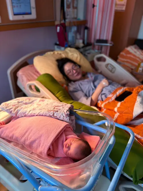 英文老師Sandra平安產子！ 曾凍卵14顆「全覆沒」　醫揭成功關鍵
